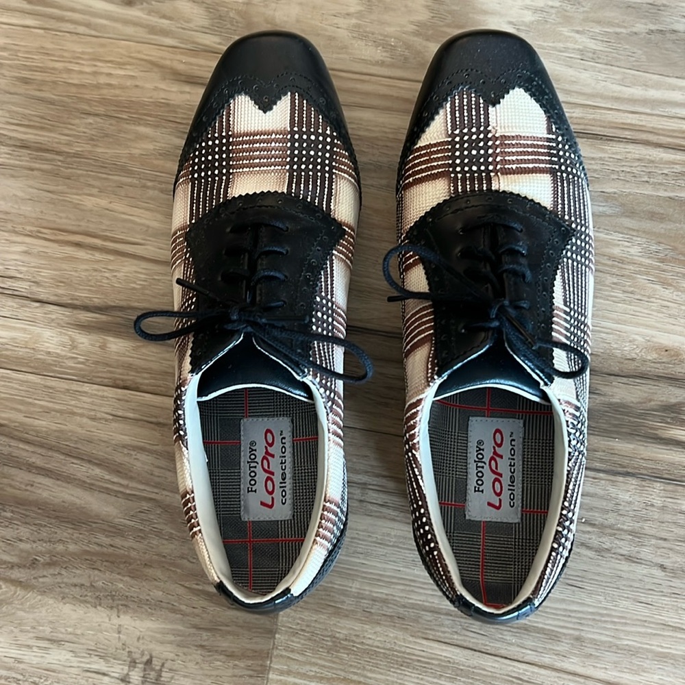 Footjoy spiked golf shoes